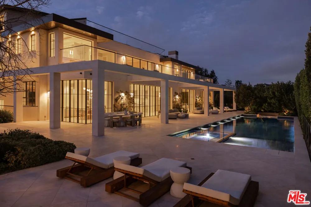 721 Bonhill Road Los Angeles, CA 90049