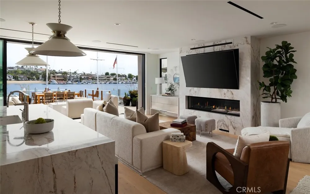 642 Via Lido Nord Newport Beach, CA 92663