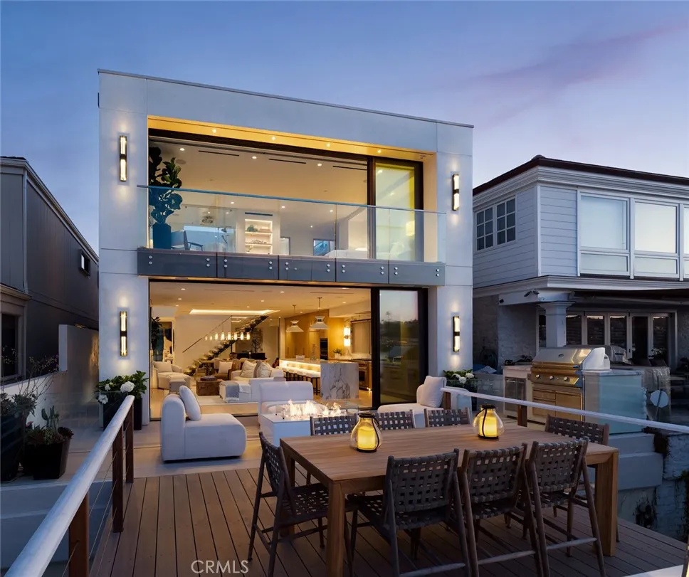642 Via Lido Nord Newport Beach, CA 92663