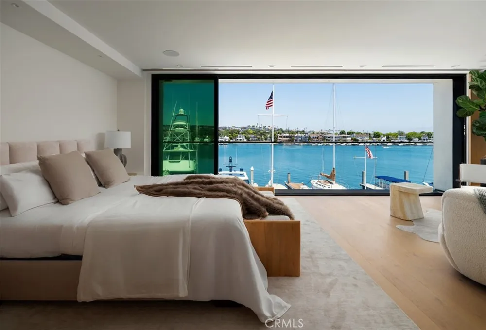 642 Via Lido Nord Newport Beach, CA 92663