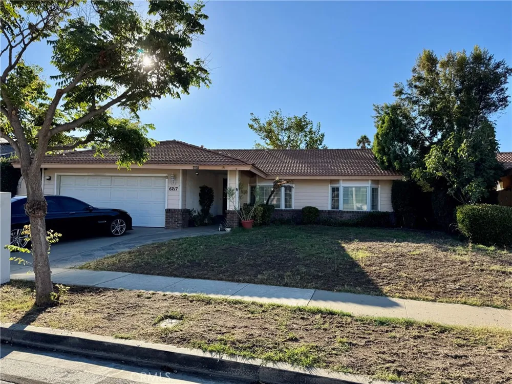 6217 Anastasia Simi Valley, CA 93063