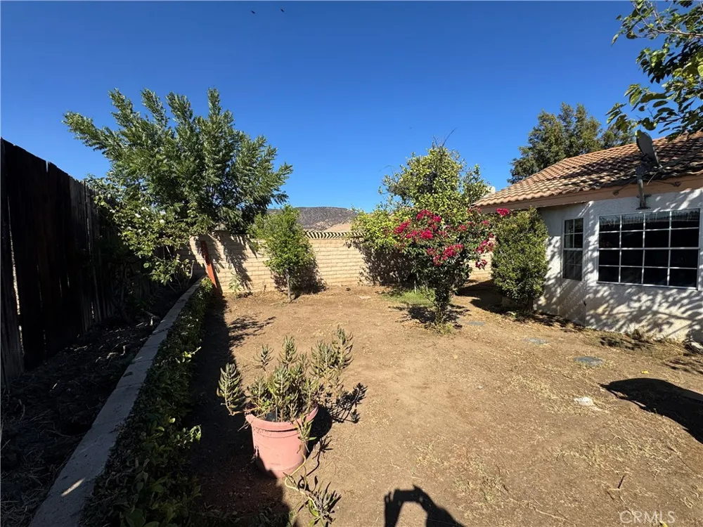 6217 Anastasia Simi Valley, CA 93063