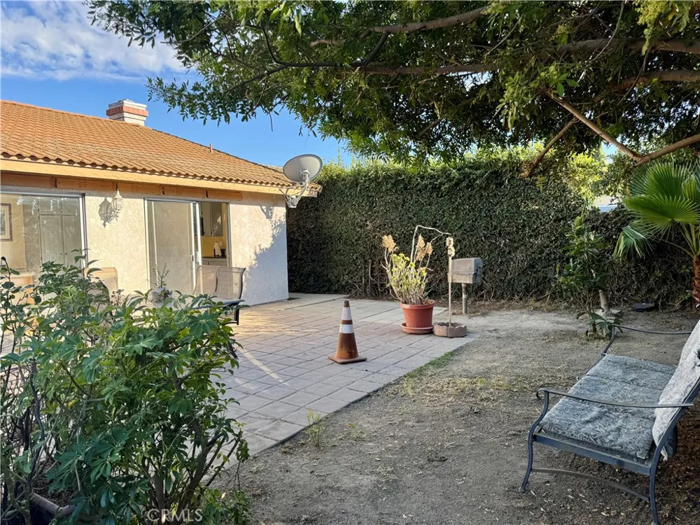 6217 Anastasia Simi Valley, CA 93063