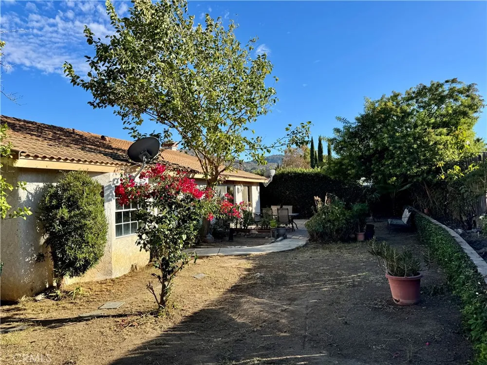 6217 Anastasia Simi Valley, CA 93063