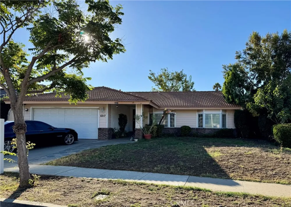 6217 Anastasia Simi Valley, CA 93063