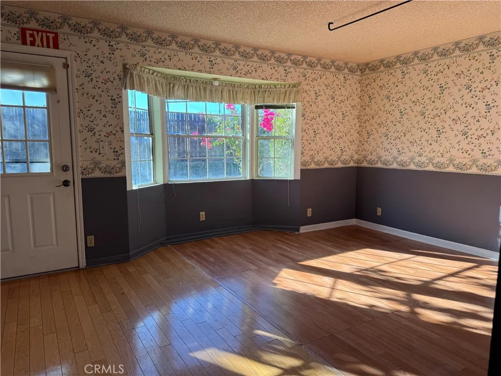 6217 Anastasia Simi Valley, CA 93063