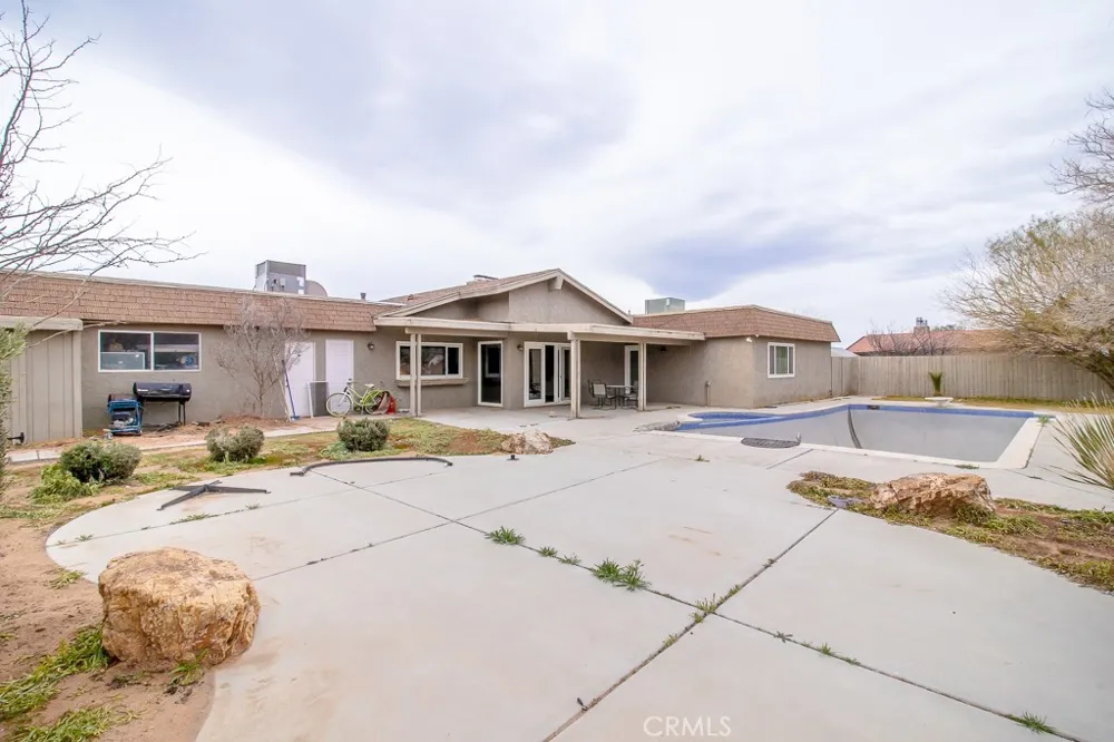 20376 Tonawanda Apple Valley, CA 92307