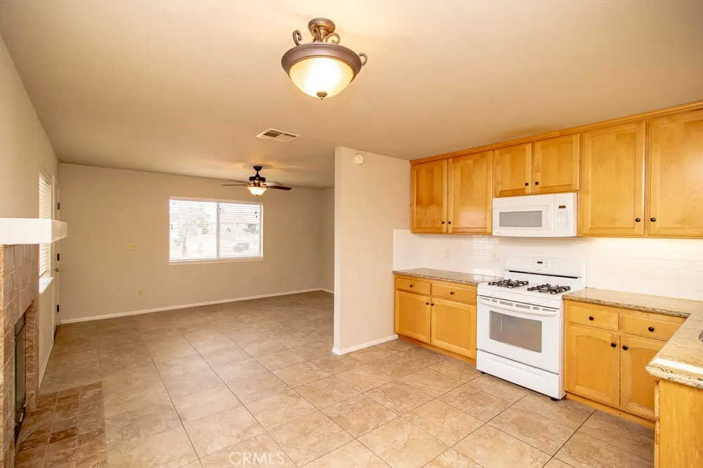 20376 Tonawanda Apple Valley, CA 92307