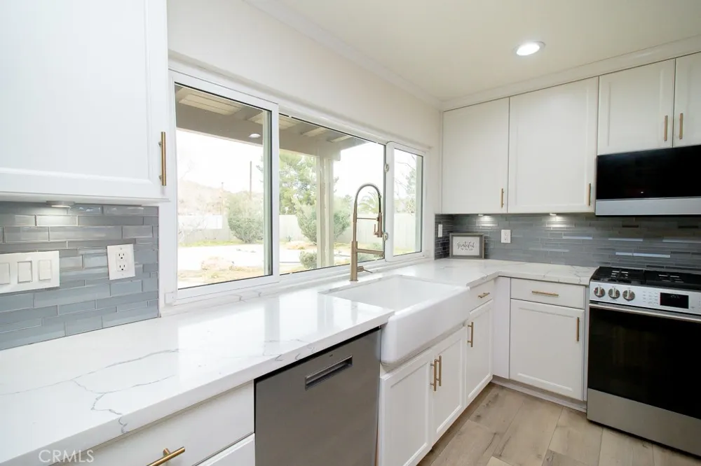 20376 Tonawanda Apple Valley, CA 92307