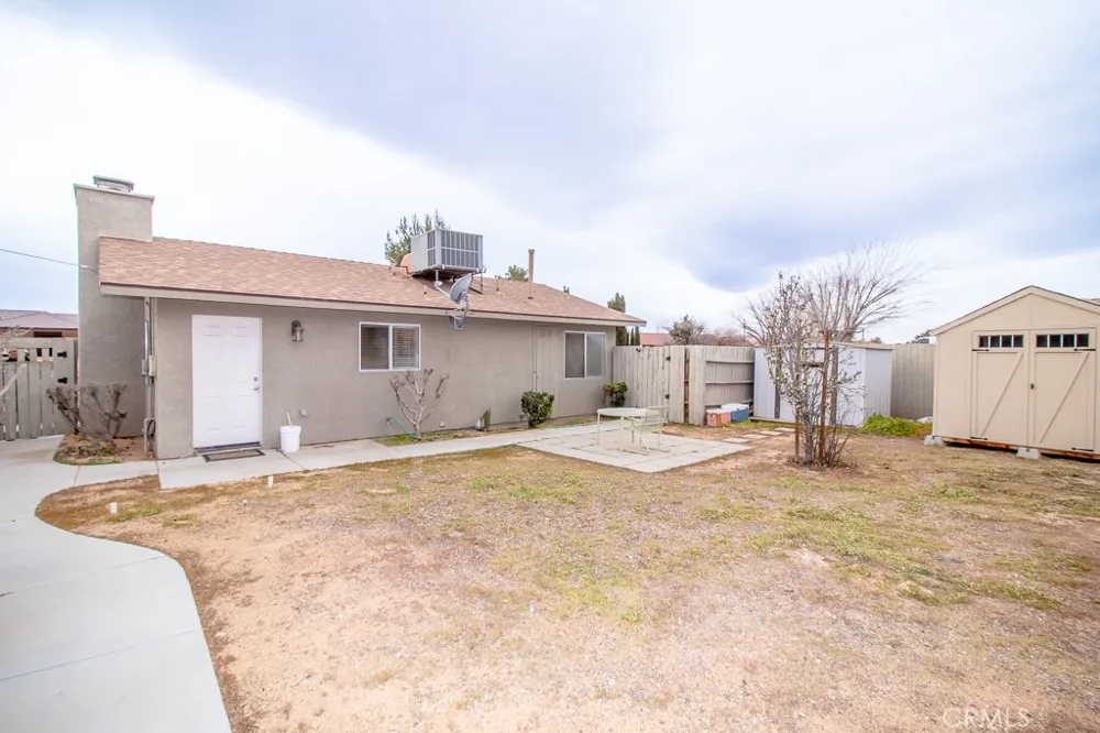 20376 Tonawanda Apple Valley, CA 92307