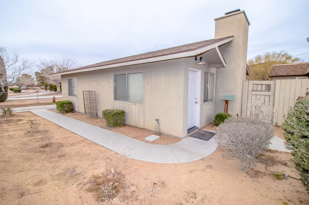 20376 Tonawanda Apple Valley, CA 92307