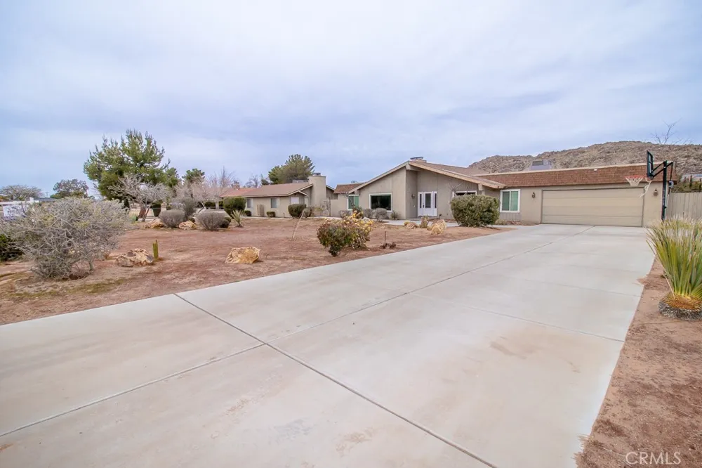 20376 Tonawanda Apple Valley, CA 92307