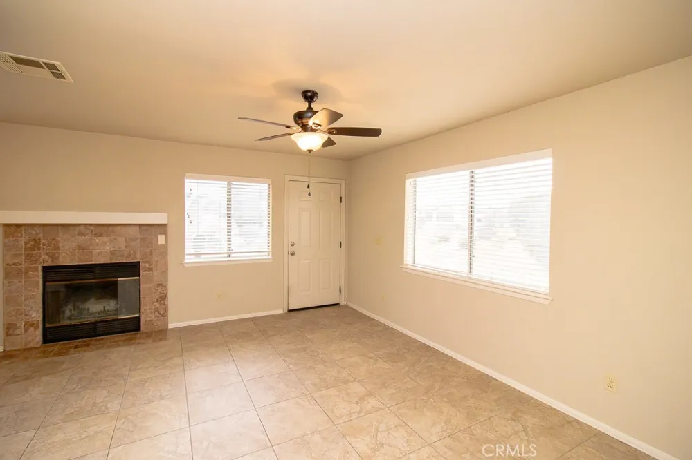 20376 Tonawanda Apple Valley, CA 92307