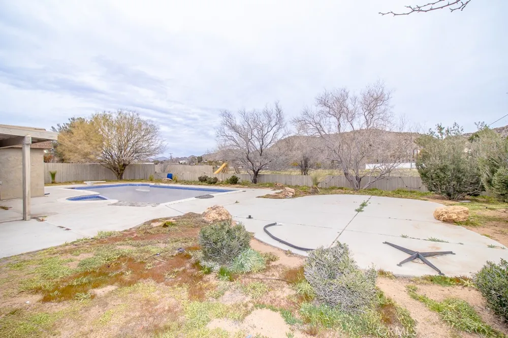 20376 Tonawanda Apple Valley, CA 92307