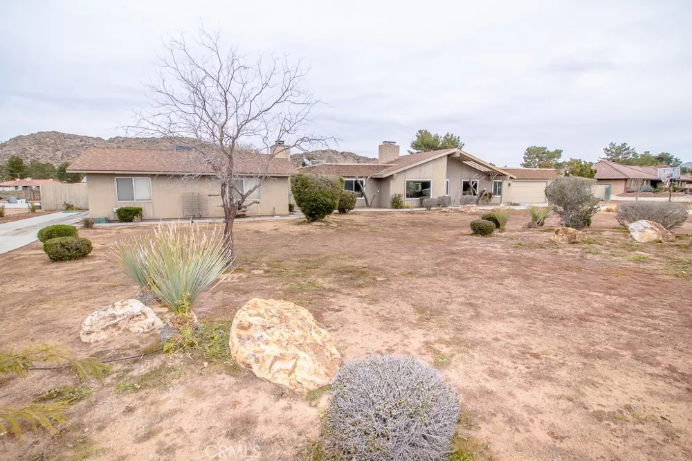 20376 Tonawanda Apple Valley, CA 92307