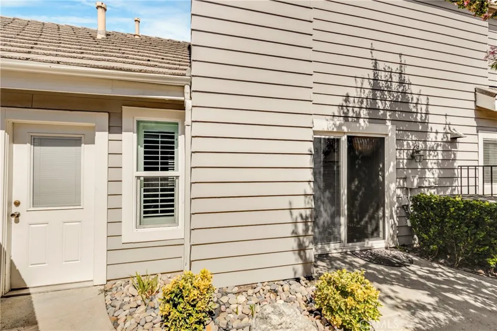25906 Bellis Drive Valencia, CA 91355
