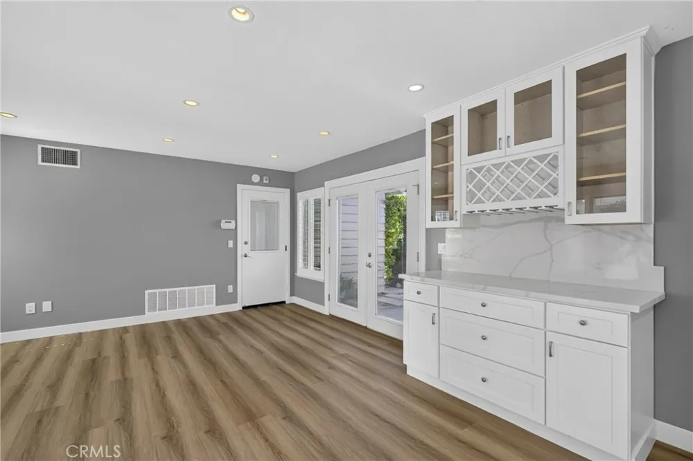 25906 Bellis Drive Valencia, CA 91355