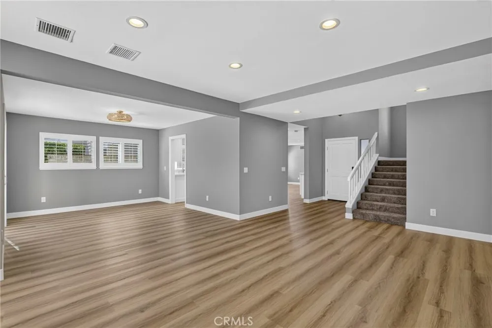 25906 Bellis Drive Valencia, CA 91355