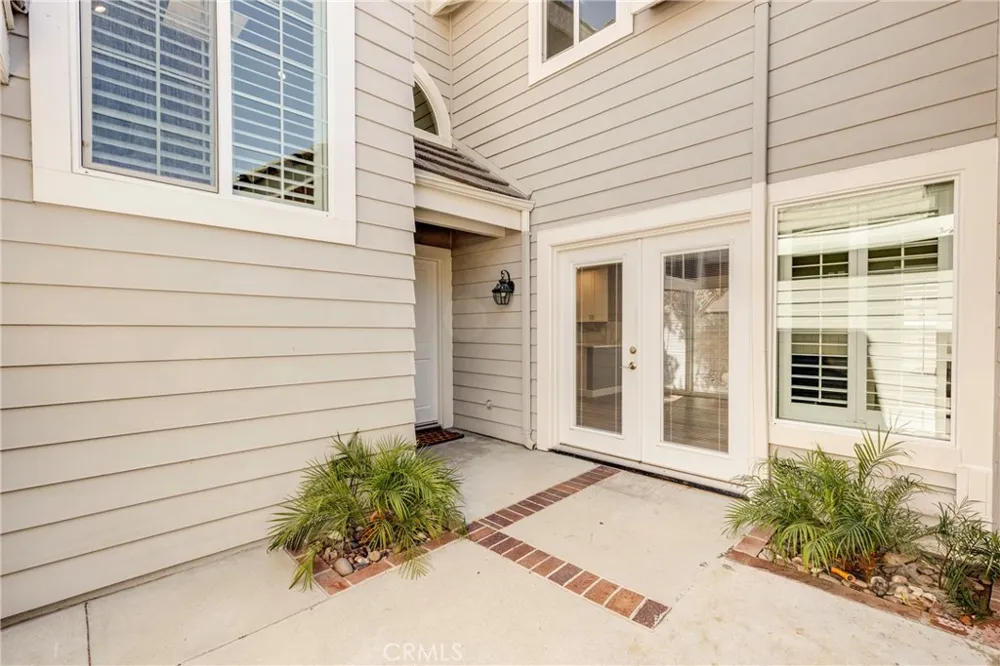 25906 Bellis Drive Valencia, CA 91355