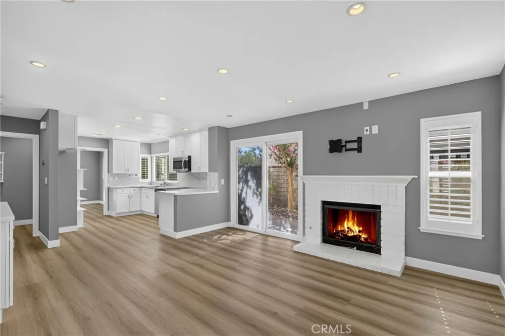 25906 Bellis Drive Valencia, CA 91355