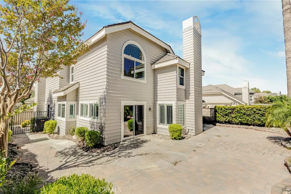 25906 Bellis Drive Valencia, CA 91355