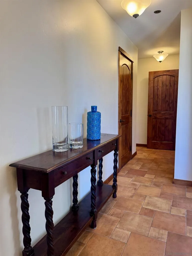 8110 El Paseo Grande #206 La Jolla, CA 92037