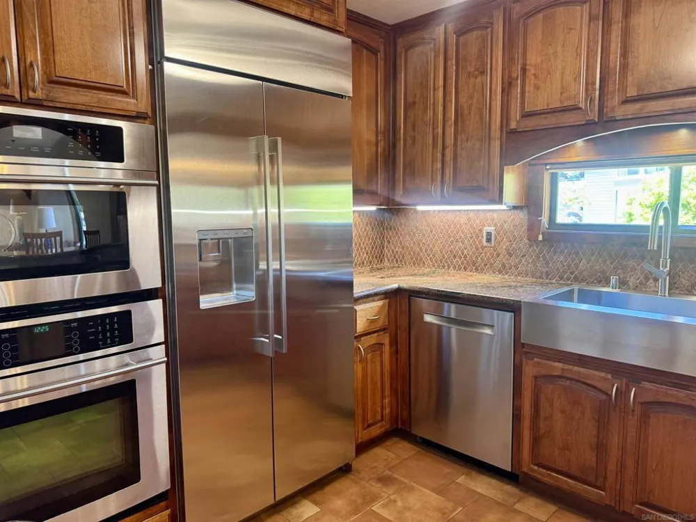 8110 El Paseo Grande #206 La Jolla, CA 92037