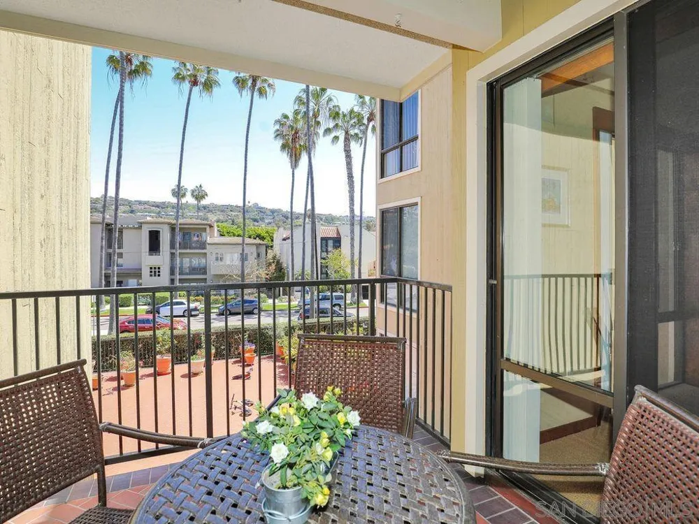 8110 El Paseo Grande #206 La Jolla, CA 92037