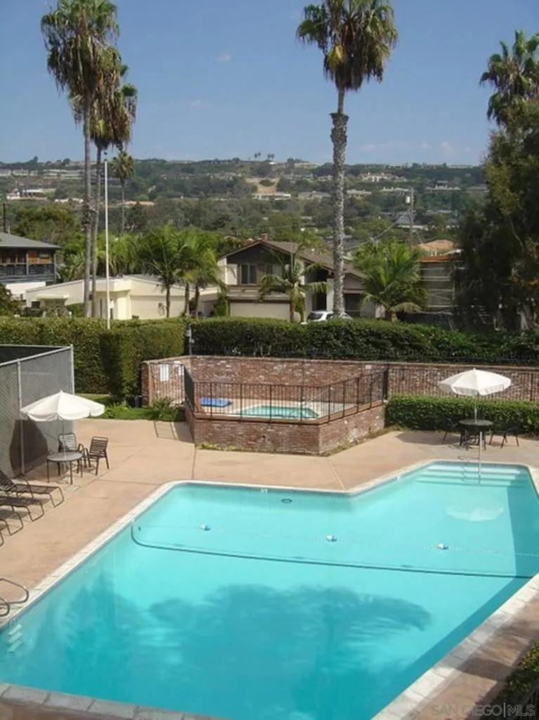 8110 El Paseo Grande #206 La Jolla, CA 92037