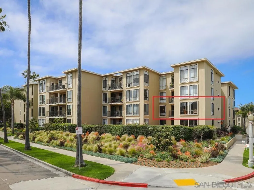 8110 El Paseo Grande #206 La Jolla, CA 92037
