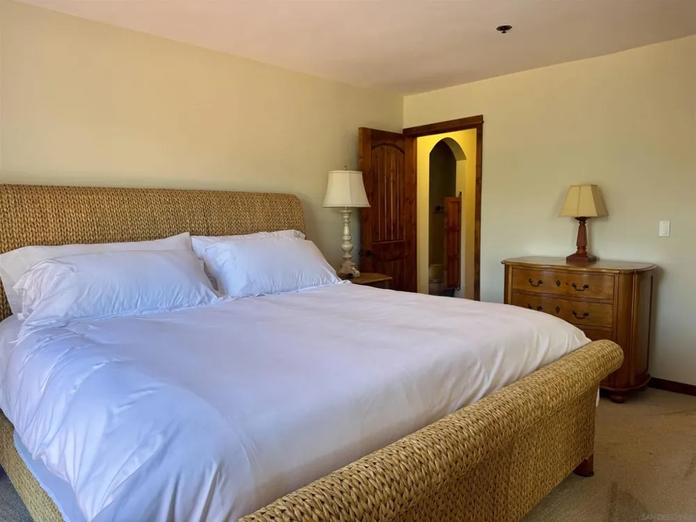 8110 El Paseo Grande #206 La Jolla, CA 92037