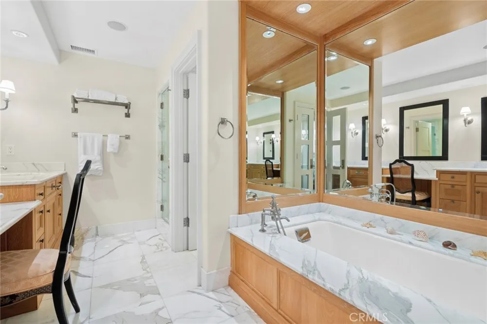 1030 Bayside Cove #702 Newport Beach, CA 92660