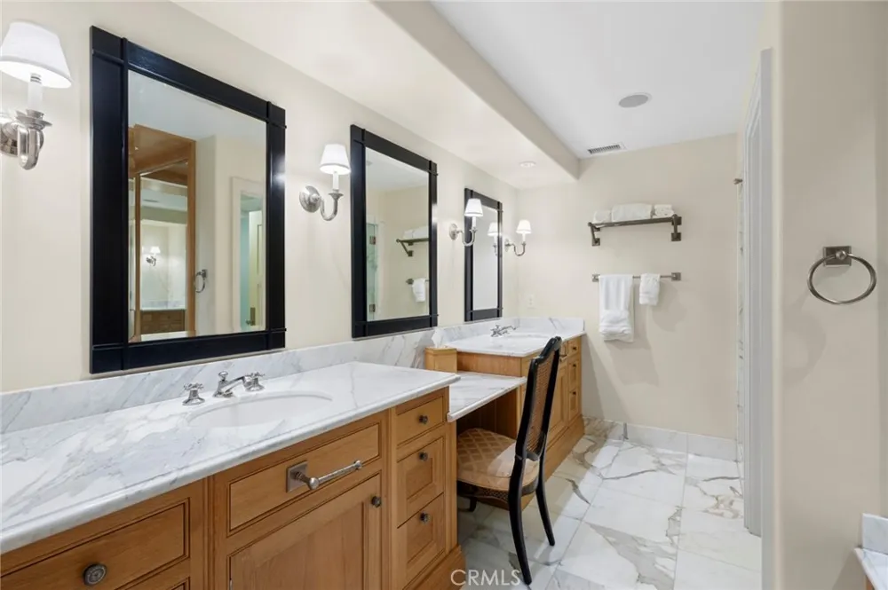 1030 Bayside Cove #702 Newport Beach, CA 92660