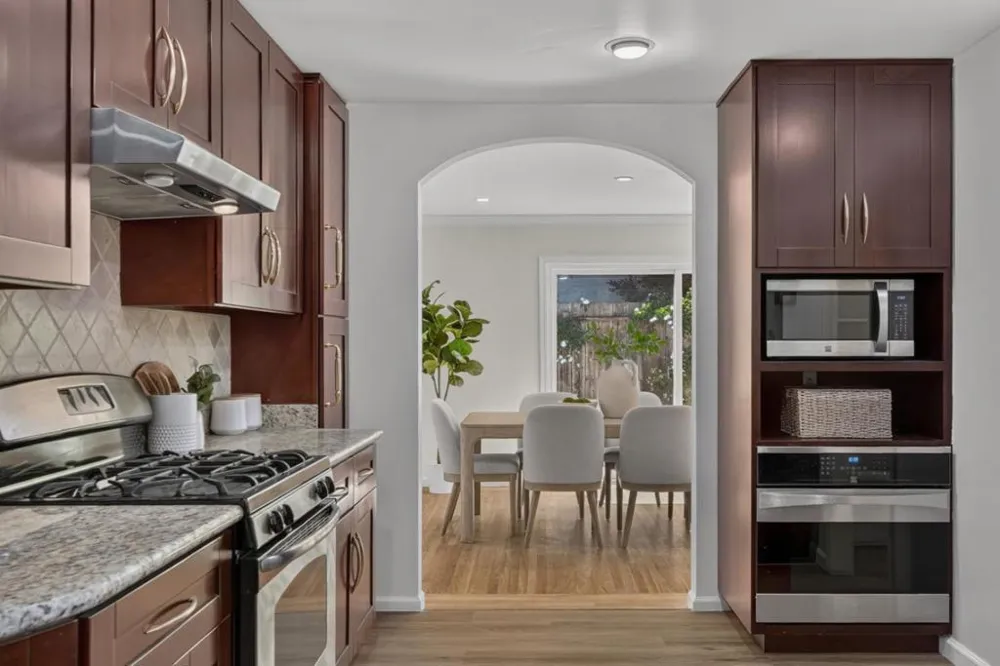 3050 Hastings Avenue Redwood City, CA 94061