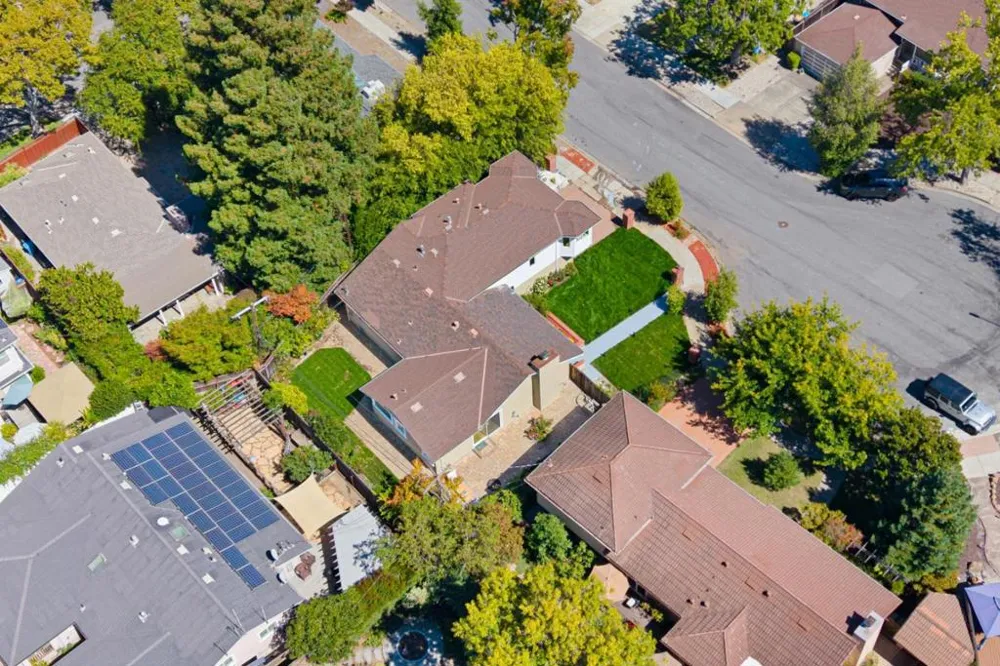 3050 Hastings Avenue Redwood City, CA 94061