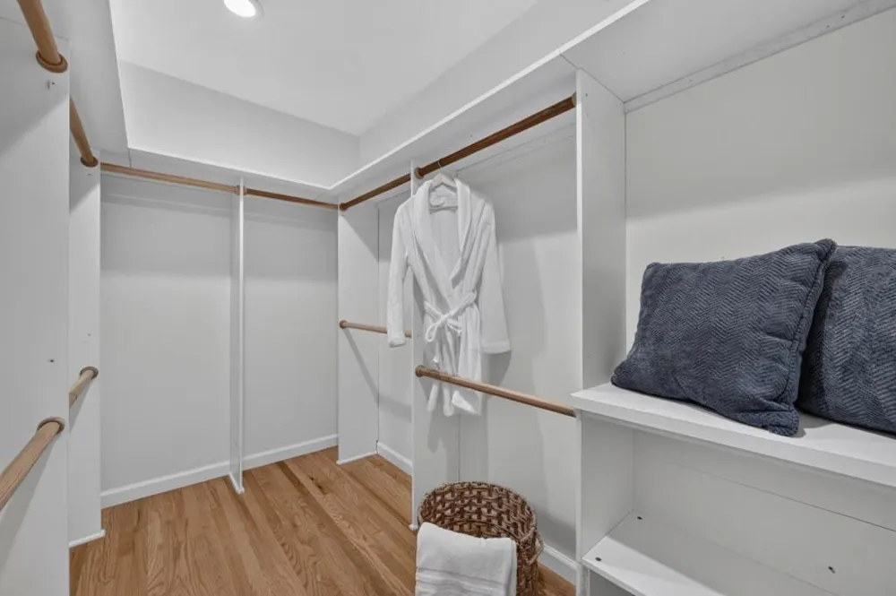 3050 Hastings Avenue Redwood City, CA 94061