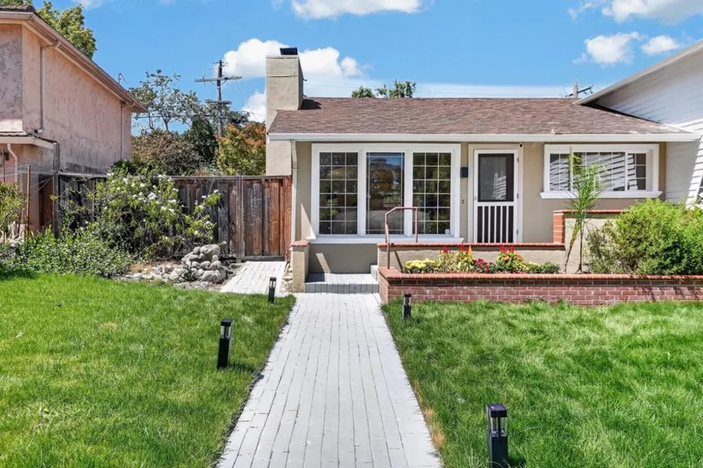 3050 Hastings Avenue Redwood City, CA 94061