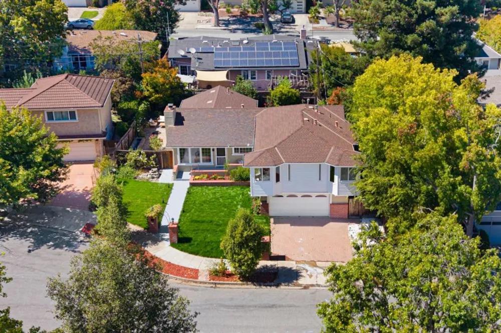 3050 Hastings Avenue Redwood City, CA 94061