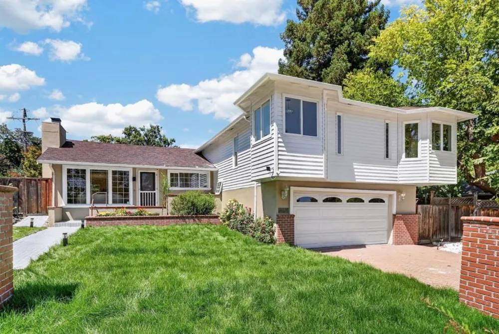 3050 Hastings Avenue Redwood City, CA 94061