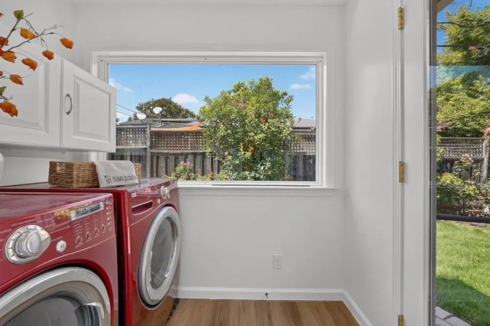 3050 Hastings Avenue Redwood City, CA 94061