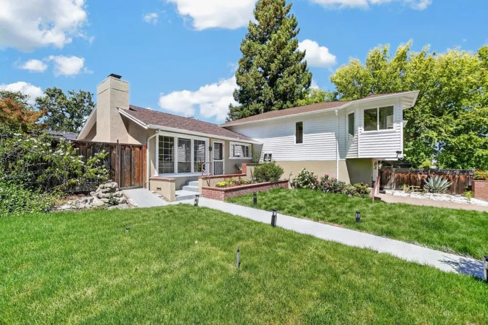 3050 Hastings Avenue Redwood City, CA 94061