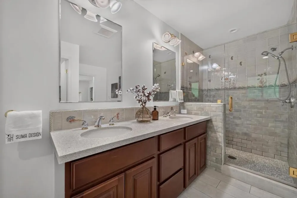 3050 Hastings Avenue Redwood City, CA 94061
