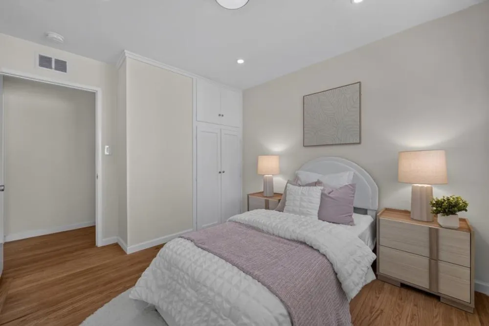 3050 Hastings Avenue Redwood City, CA 94061