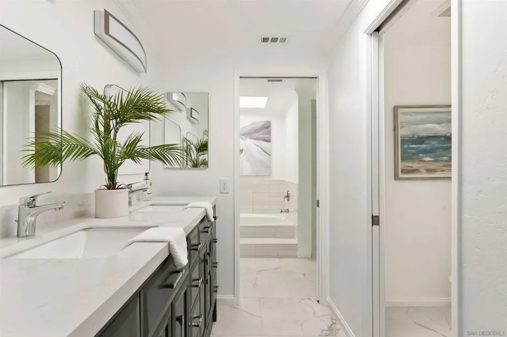 7977 Caminito Del Cid La Jolla, CA 92037