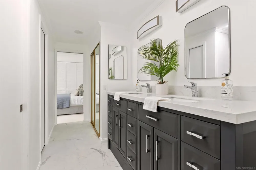 7977 Caminito Del Cid La Jolla, CA 92037