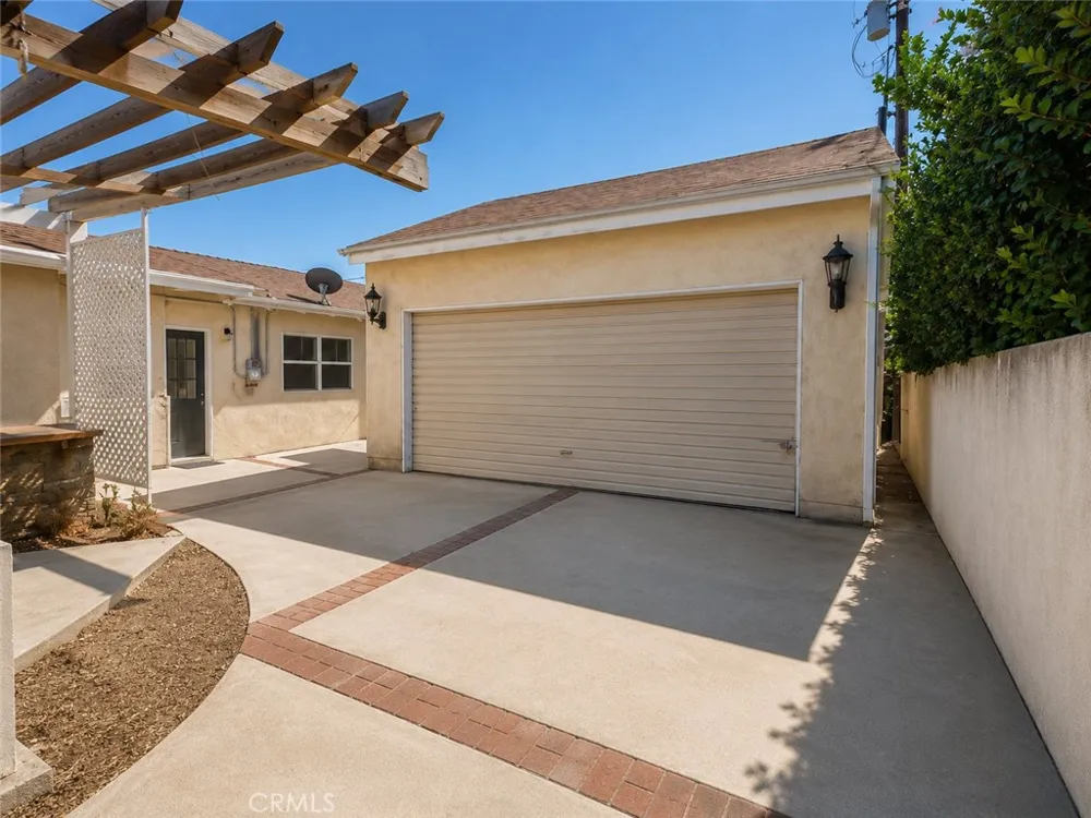 331 Reese Burbank, CA 91506