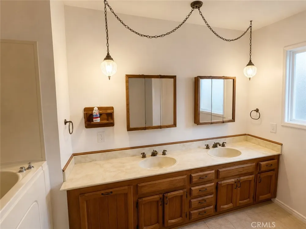 331 Reese Burbank, CA 91506