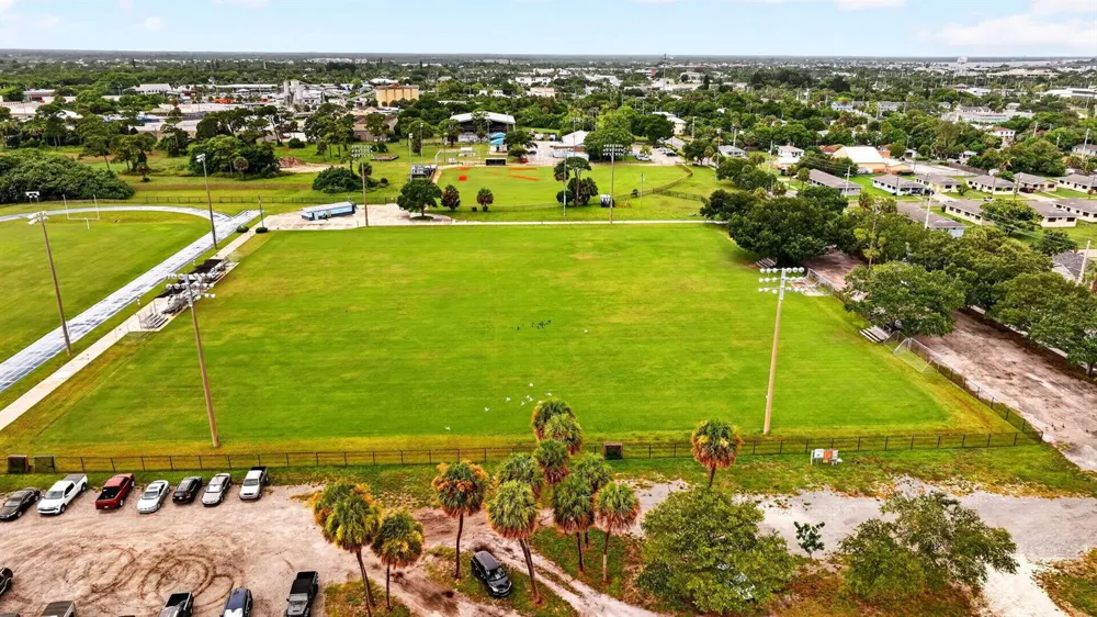 820 E 13TH STREET Stuart, FL 34994