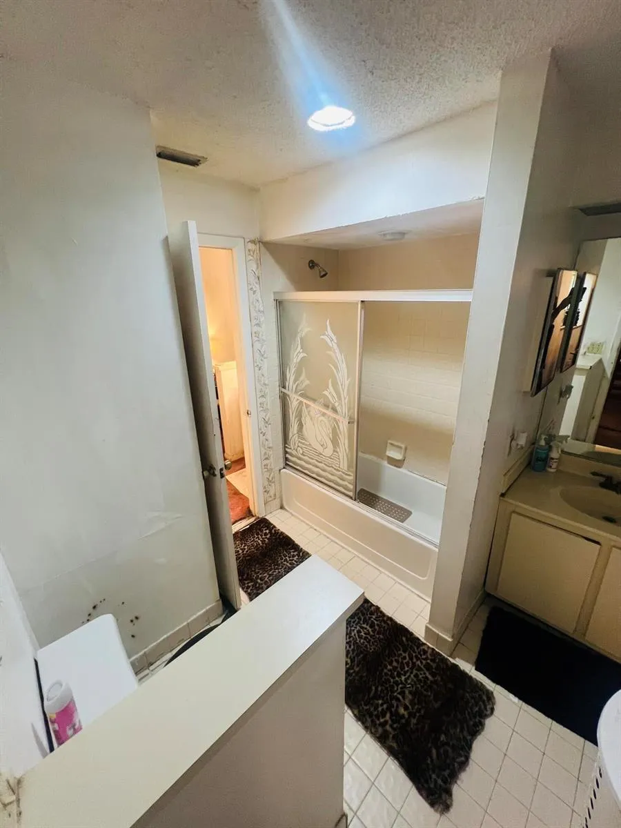 2491 NW 56th Avenue #103 Lauderhill, FL 33313