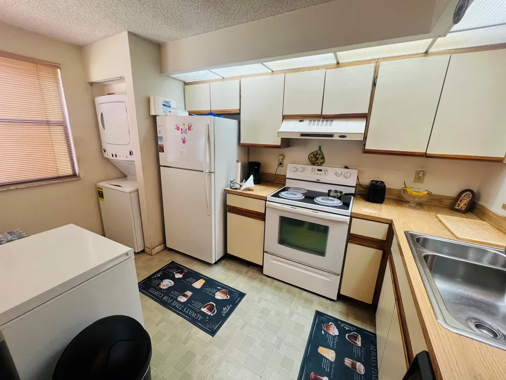 2491 NW 56th Avenue #103 Lauderhill, FL 33313